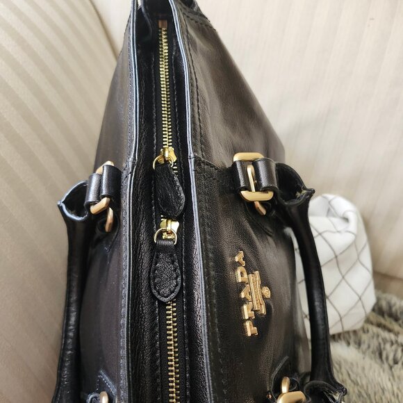 Prada bag - Picture 5 of 8